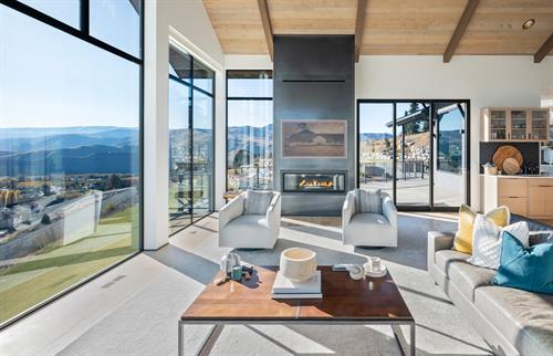 Gallery Image AllWeatherWindowsAprilDr6714.jpg