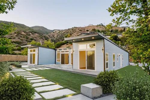 Gallery Image new-surfrider-1v1_27_10.jpeg