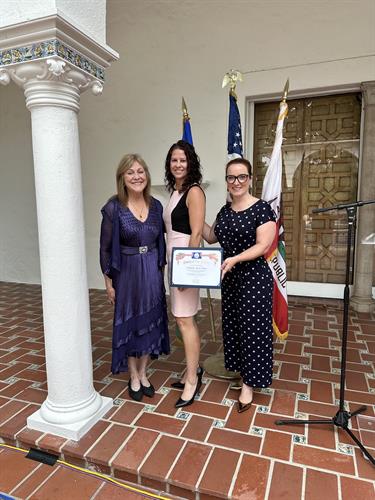 Danielle Dutcher of 4 Malibu Real Estate accepting the Los Angeles County Small Business Recognition Award from Supervisor Lindsey P. Horvath. A proud moment celebrating small businesses that strengthen our Malibu community. Danielle Dutcher of 4 Malibu Real Estate accepting the Los Angeles County Small Business Recognition Award from Supervisor Lindsey P. Horvath. A proud moment celebrating small businesses that strengthen our Malibu community.