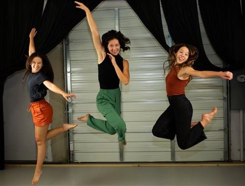 Gallery Image Trio_jumping.jpeg