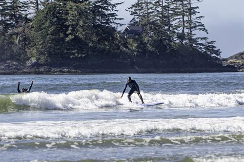 Beginner Group Surf Lesson in Tofino