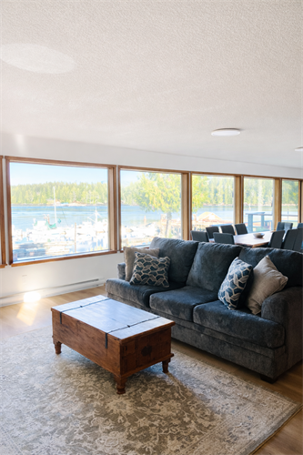 Gallery Image lodge.png