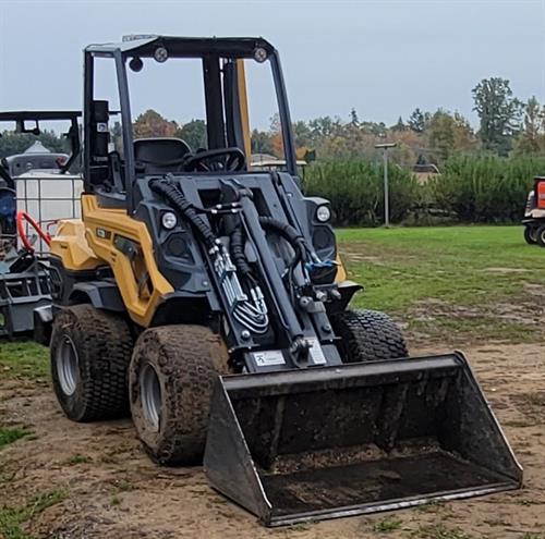 Mini Skid Steer with Bucket