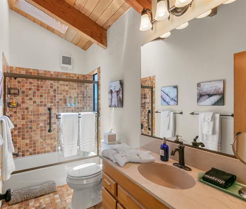 Guest bath 