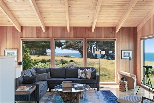 Overview of living room 