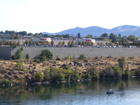 Fred Meyer East Wenatchee Retaining Wall Design