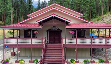 Neu Flessenow Cellars