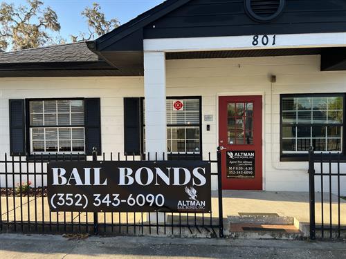 Office for bail bonds on Main Street in Tavares.