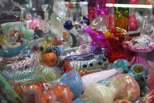 Glass Pieces & Accessories – We carry a limitted selection of glass pieces at our Palm Harbor shop! For a wider variety, visit our Oldsmar Flea Market location, open Sat & Sun 9am-4pm.