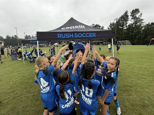 Gallery Image U10_Girl_Cheer_Photo(1).jpg