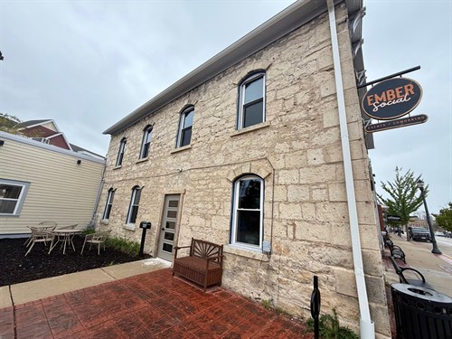 Gallery Image ext_sign.jpeg