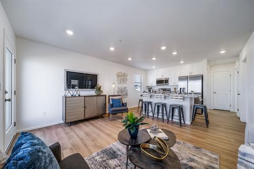 Gallery Image 15-web-or-mls-fin-15.jpg