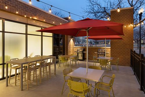 Patio w/ Gas Grills