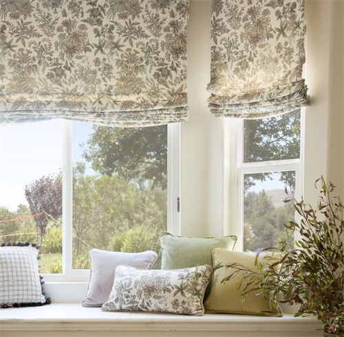 Carole Fabrics Soft Fold Roman Shade