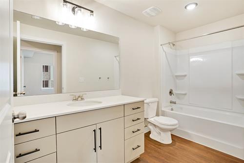1-Bed Bathroom