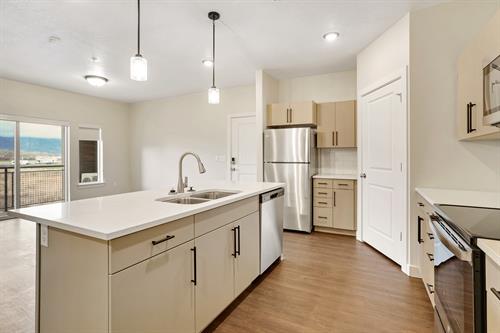 3-Bed Kitchen & Living