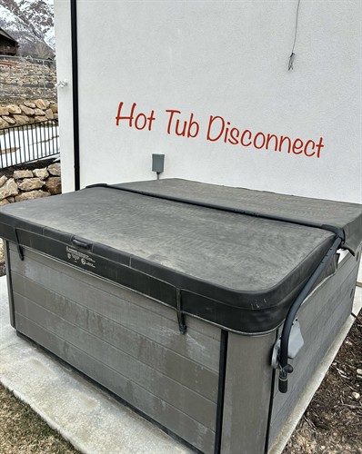 Hot tub disconnect