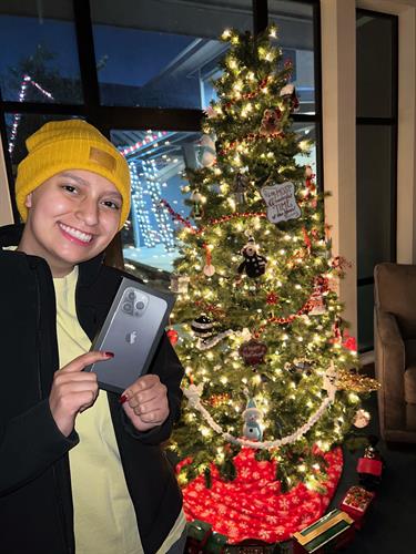 Torren was a sophomore at UTSA when diagnosed with leukemia.   She requested and received her Iphone Blessing from Ma Hila's Heart. 