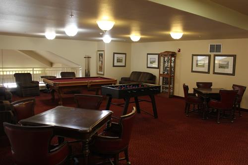 Paradise Boutique Apartments Pool Table & Foosball w/ Card Tables