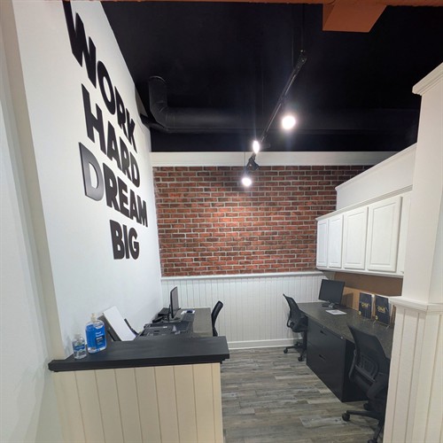 Gallery Image 5_(1).jpg