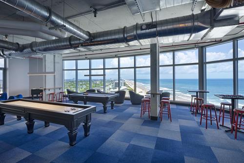 Max Beach Resort Beacon Lounge