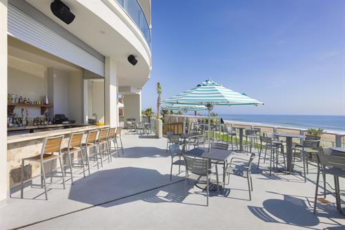 Venn Bar Oceanside Eatery
