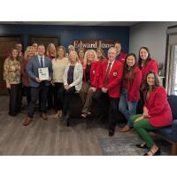 Waseca Area Chamber Ambassadors Present Progress Award to Edward Jones – Ryan Ludwig