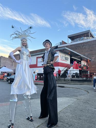 stilt walkers, jugglers and other party entertainers
