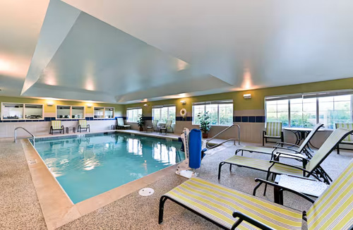 Gallery Image 04-indoor-pool-02.jpg