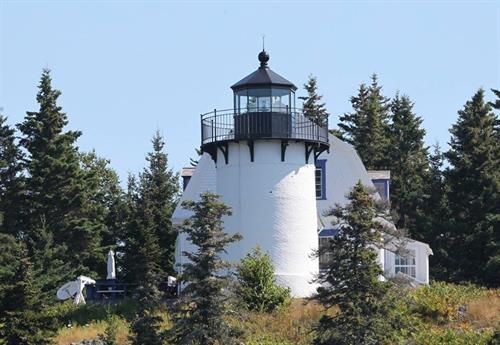 Great views of Bear Island Lighthouse! Our boats provide excellent viewing of all the sites seen during the cruise!