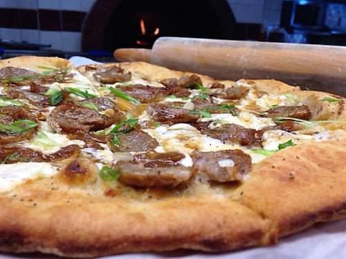 Gallery Image Geddys._Sausage_Stout_Pizza._Best._5-12-17.jpg