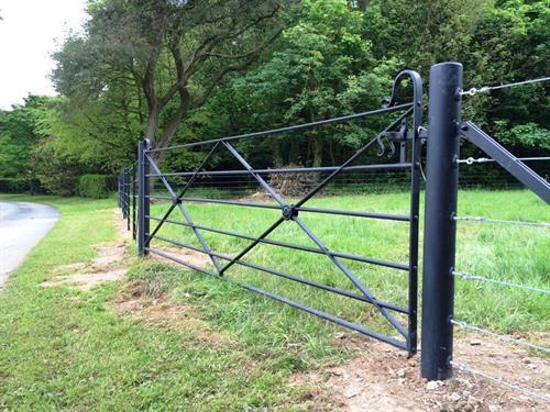 Estate style gate and estate fencing