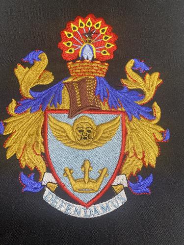 Detailed embrodiery looks wonderful