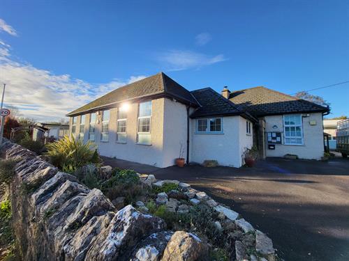 Halo Breathing Space Building