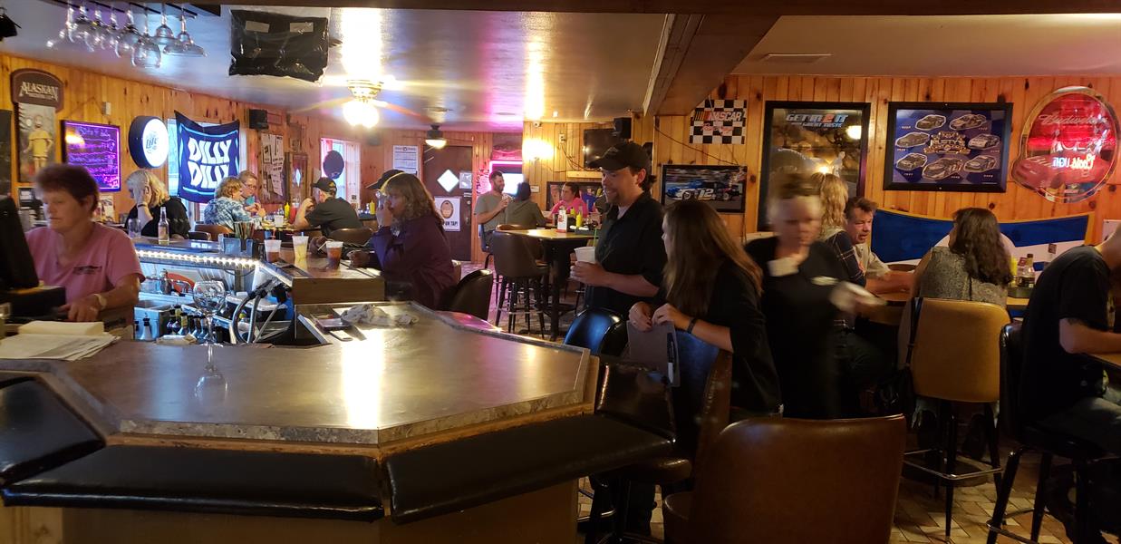 Earthwood Inn Motel Bar & Grill Earthwood Inn Motel Bar & Grill