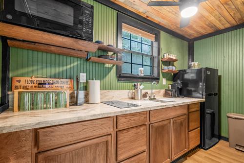 Gallery Image AirBNBi-16.jpg