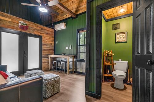 Gallery Image AirBNBi-9.jpg
