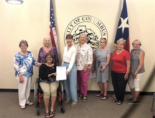 Club members accept the City of Columbus proclamation that June 4-10,2023, is National Garden Week in the city