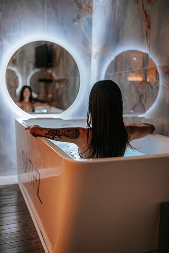 Gallery Image NaomiHopkinsPhotography-SweatHouz-229.jpg