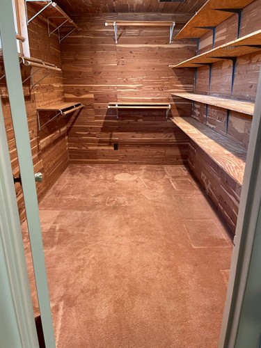 Gallery Image Cedar_Closet.JPG