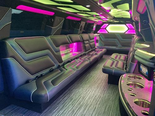 Gallery Image range-rover-limo-interior-atlanta.jpg