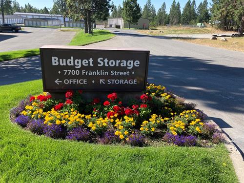Gallery Image Budget_Storage_monument_sign.jpg