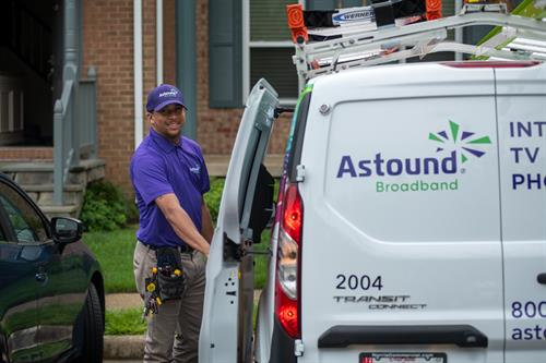 Gallery Image 2021-Residential-Astound-DCBrandShoot-General-People-1-Tech2_With_Truck.jpg