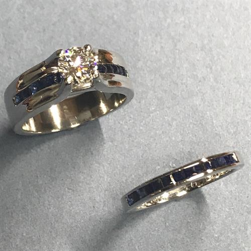 Gold round diamond engagement rings