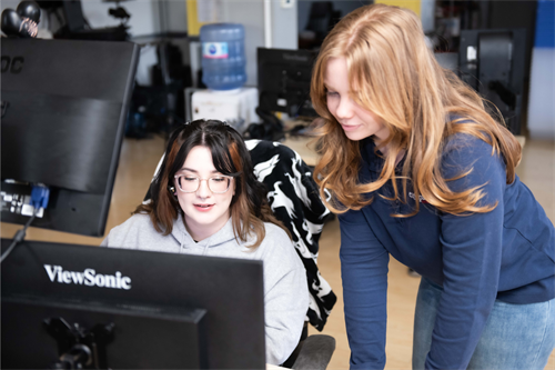 Gallery Image dom_and_becca.png