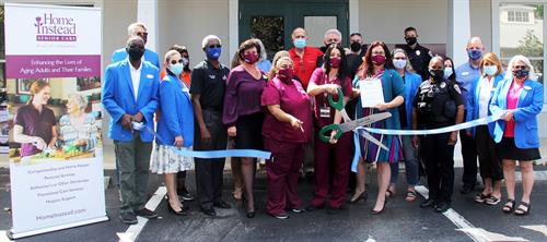 Gallery Image ART_--_IMG_2782_Home_Instead_Clermont_Ribbon_Cutting.jpg