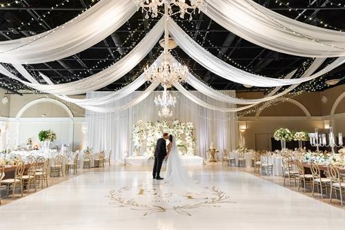 Gallery Image Lorena_Elias-WeddingSneakPeek12_(5).JPG