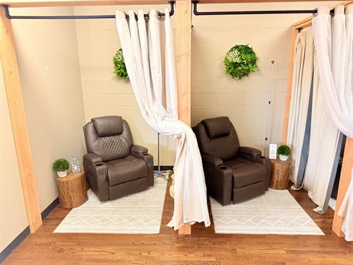 Gallery Image iv_L.jpg