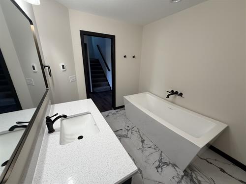 Gallery Image IMG_9003.jpeg