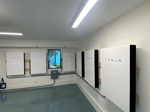 78kWH of battery backup power - 6 Tesla Powerwalls